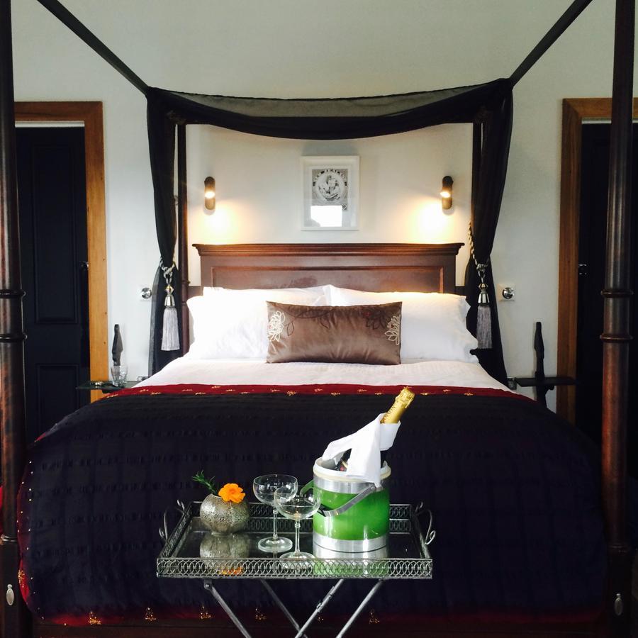 Marriners Luxury Guesthouse Rawene Екстериор снимка